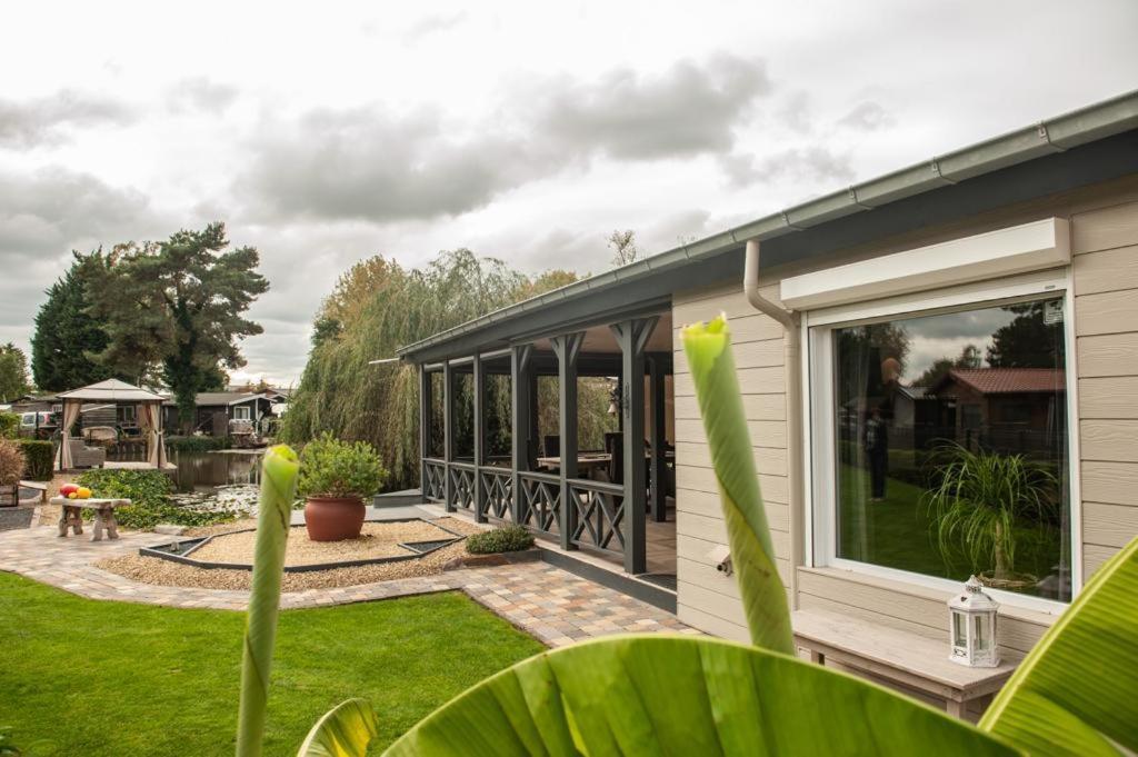 Prachtige Chalet Wabi Sabi Aan Het Water! Гел Экстерьер фото